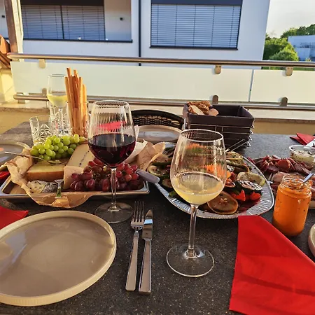 Apartment Wohlfuehloase Fuer Grosse Familien Und Freundesgruppen Vorstetten